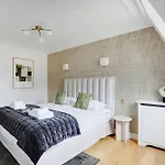 Sumptuous - 4ch-8p - Champs Elyseees
