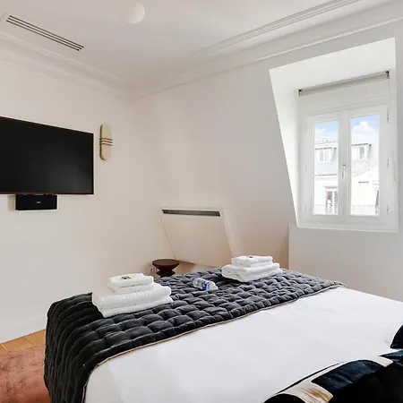 Sumptuous - 4ch-8p - Champs Elyseees Paris