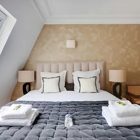 Sumptuous - 4ch-8p - Champs Elyseees *