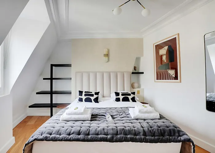 Sumptuous - 4ch-8p - Champs Elyseees Parijs