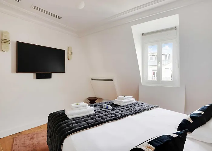 Sumptuous - 4ch-8p - Champs Elyséees Paris