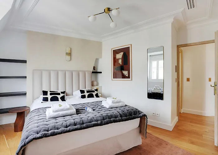 Appartement Sumptuous - 4ch-8p - Champs Elyséees *