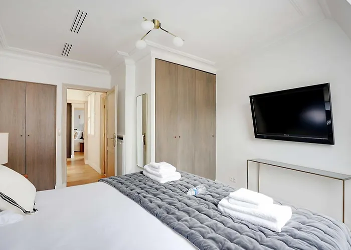Appartement Sumptuous - 4ch-8p - Champs Elyséees