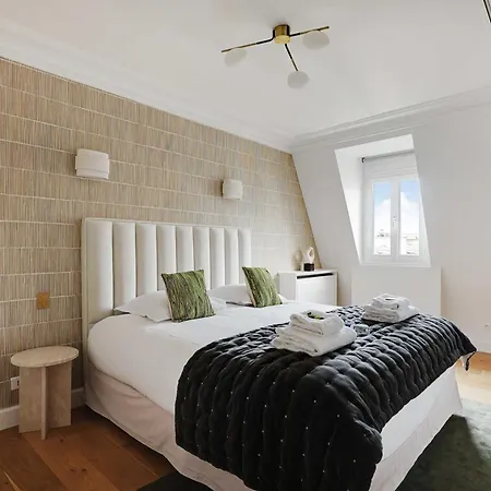 Sumptuous - 4ch-8p - Champs Elyseees *